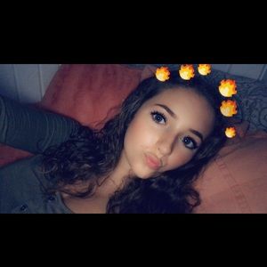 Meet your Posher, Lauren